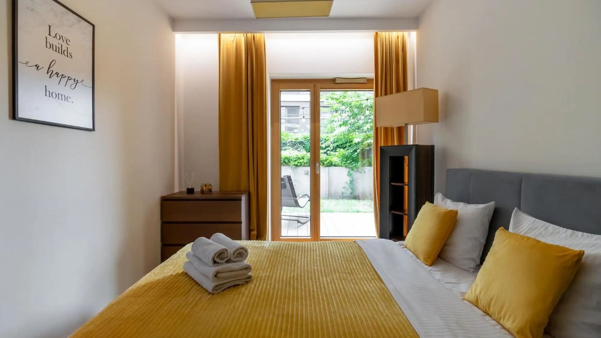 Golden Apartments Warsaw - Two Bedrooms Luxury Apartment In The Center - Mennica Residence