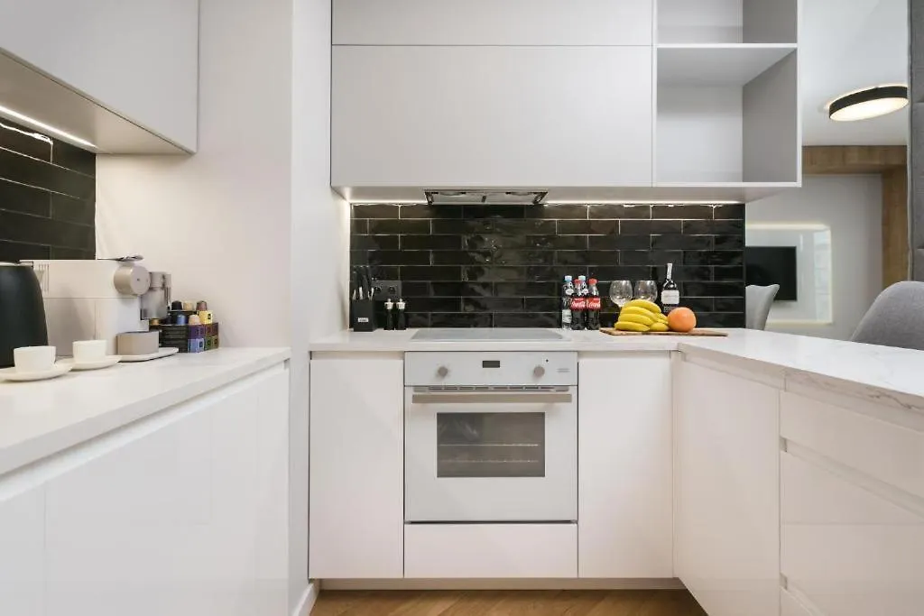 Golden Apartments Warsaw - Two Bedrooms Luxury Apartment In The Center - Mennica Residence Poland